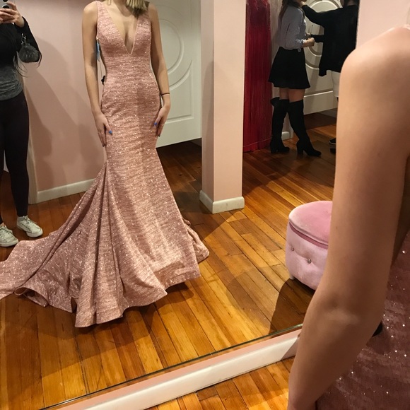PROM DRESS - Picture 4 of 5